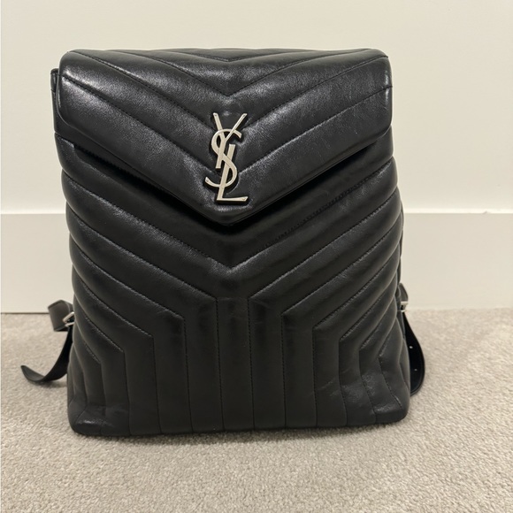 Beautiful YSL Medium Lou Lou backpack. - Picture 1 of 4